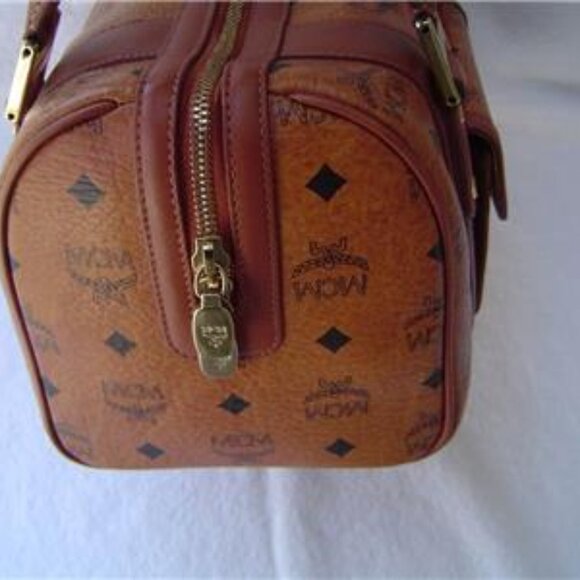 AUTHENTIC MCM COGNAC SIGNATURE LEATHER SMALL SATCHEL WITH KEYCHAIN EUC - Picture 4 of 16
